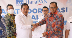Penandatangan Berita Acara Serah Terima Penyaluran Bantuan Keuangan Partai Politik