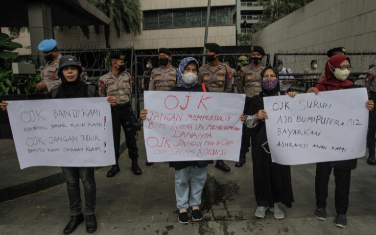 Ogah Menanggung Kerugian, Nasabah Korban Bumiputera Datangi OJK