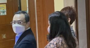 Kuasa Hukum Istri Irjen Ferdy Sambo datangi Dewan Pers