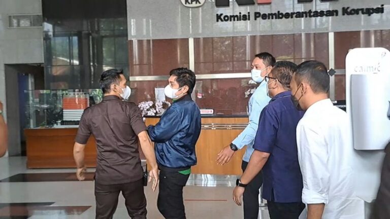 Mardani Maming Tiba di Gedung KPK untuk jalani pemeriksaan sebagai tersangka