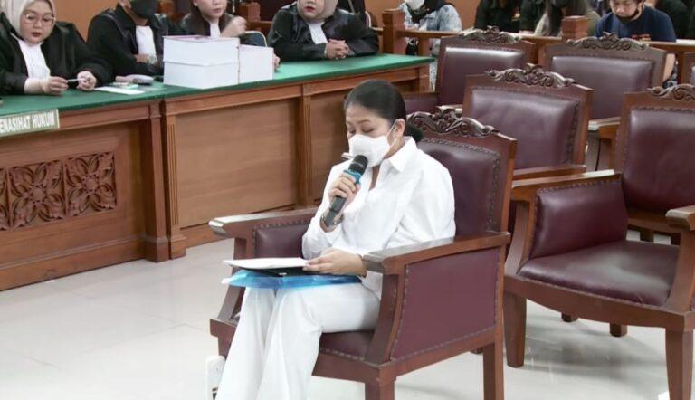Bacakan Pleidoi, Putri Candrawathi Sampaikan Keluh Kesah Terkait Tuduhan Selingkuh