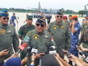 Prabowo Menerima Brevet Wing Kehormatan Penerbangan dari TNI AU