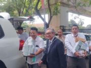 Maqdir Ismail Penuhi Panggilan Kejagung, Bawa Uang Rp27 Miliar