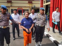 Polisi Tangkap Pemilik Salon Praktik Suntik Payudara Ilegal di Bandung