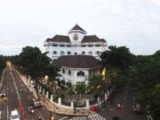 Ditreskrimsus Polda Jatim Geledah Gedung Graha Wismilak Dugaan Kasus Korupsi