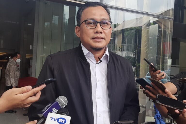 KPK Minta PN Bandung Segera Kirim Salinan Putusan Bebas Gazalba Saleh