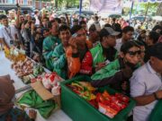 Polemik Pembagian Bansos TPN Ganjar-Mahfud Vs TKN Prabowo-Gibran