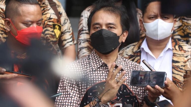 Roy Suryo Dilaporkan ke Bareskrim Dugaan Ujaran Kebencian dan Hoax