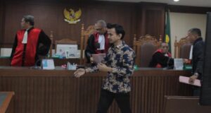 Kasus Pencemaran Nama Baik Ahmad Sahroni, Selebgram Adam Deni Dituntut 1 Tahun Penjara