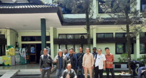 Menuntut Hak, Para Pekerja Korban PHK Sepihak Tempuh Jalur Tripartit