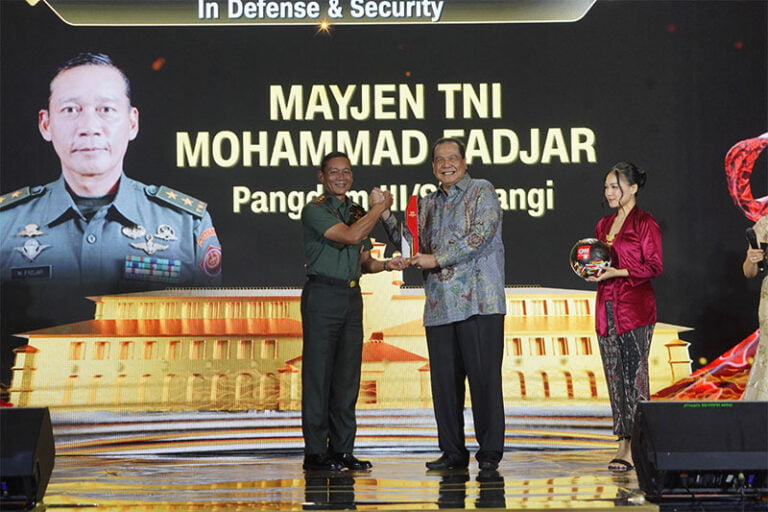 Pangdam III/Slw Raih Special Awards Outstanding Military Leadership in Defense & Security