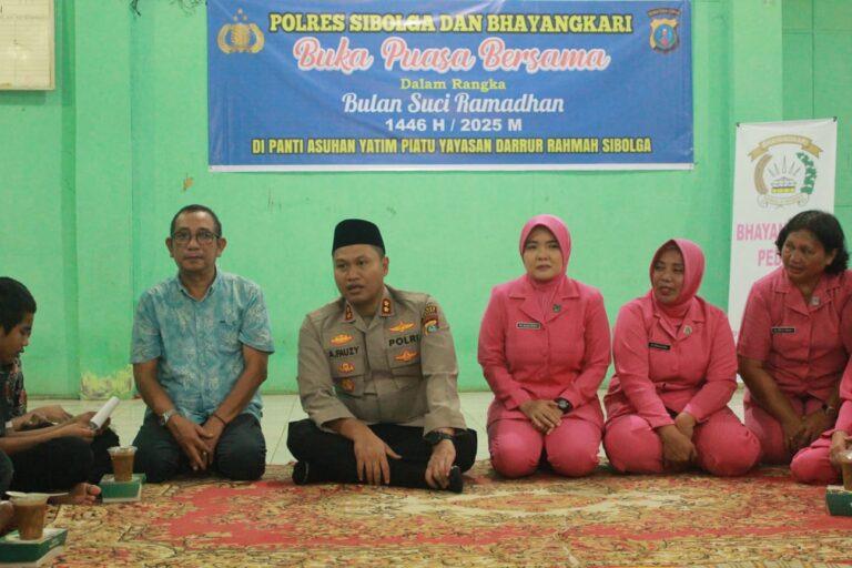 *Polres Sibolga Dan Bhayangkari Cabang Sibolga, Berbagi Dengan Anak Panti Asuhan*