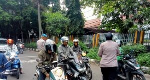 Polwiltabes Bandung Berikan Ta’jil di Bulan Ramadhan yang Penuh Kebahagiaan