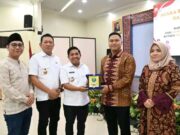 Menggelar acara buka bersama sekaligus kenal pamit dalam rangka pergantian jabatan Kapolres Sibolga