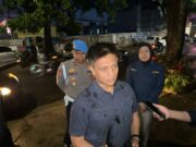 Sat Narkoba Polrestabes Bandung gerebek sebuah kios penjual obat keras terlarang.