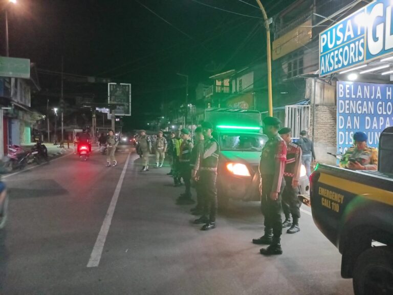 *Wujudkan Kota Sibolga Kondusif, Polres Sibolga Dan Instansi Terkait, Melaksanakan Patroli Tiga Pilar Dan Razia*