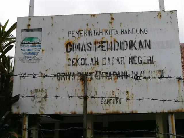 apakah benar Perumnas pernah menghibahkan sebagian tanah tersebut kepada Pemerintah Kota Bandung untuk pembangunan SDN 269??