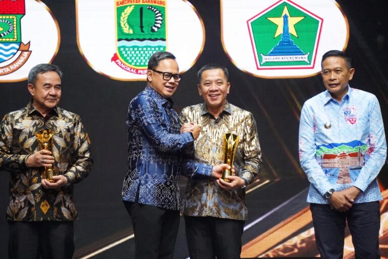 Pemkab Karawang Raih Pemimpin Daerah Award 2026, Inovasi Pelayanan Publik Jadi Andalan