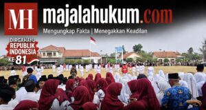 Murid MI Sirojut Tholibin Ikuti Upacara Detik-Detik Proklamasi HUT RI ke-81 di Lapangan Rengaspendawa