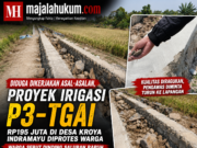 Diduga Dikerjakan Asal-asalan, Proyek Irigasi P3-TGAI di Desa Kroya Indramayu Diprotes Warga karena Rapuh