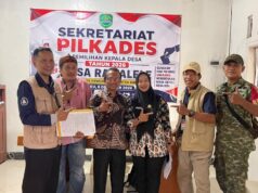 Yayat Ruhiyat Resmi Daftar Bacalon Kades Rawa Lele, Diantar Istri dan Simpatisan Berjalan Kaki