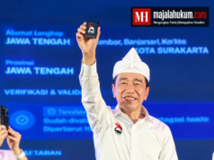 Jokowi Tunjukkan KTA PSI di Bandung, Struktur Partai Diminta Aktif hingga Akar Rumput