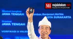 Jokowi Tunjukkan KTA PSI di Bandung, Struktur Partai Diminta Aktif hingga Akar Rumput