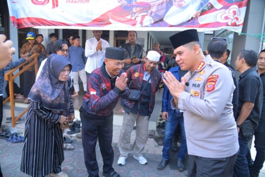 Kabid Humas Polda Jabar Bertakziah dan Salat Jenazah untuk Almarhum Rudi Agus Mulyana